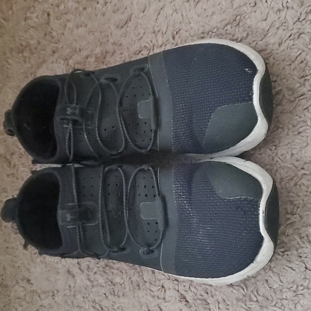 Running shoes